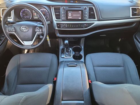 Used 2019 Toyota Highlander LE image 14