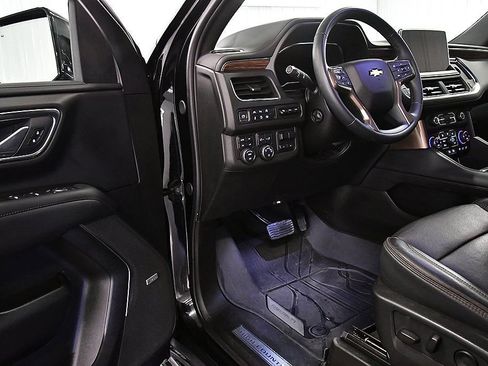 Used 2024 Chevrolet Suburban High Country AWD/4WD image 15