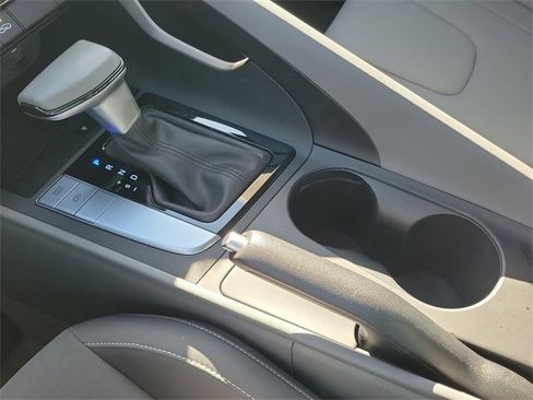 Certified 2025 Hyundai Elantra Sport image 13