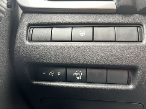 Used 2023 Nissan Rogue SV AWD/4WD image 28