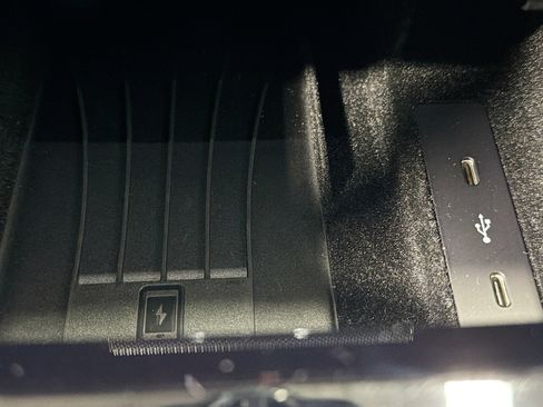 Used 2025 Porsche Cayenne Coupe image 29