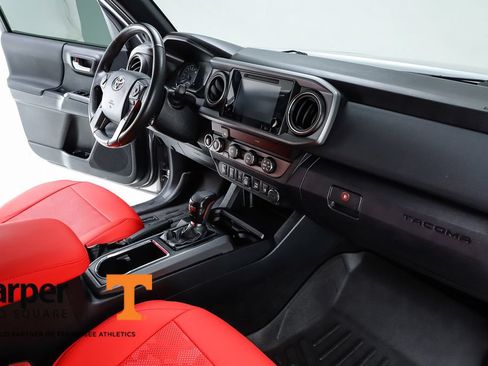 Used 2019 Toyota Tacoma TRD Off-Road w/ Technology Package AWD/4WD image 68
