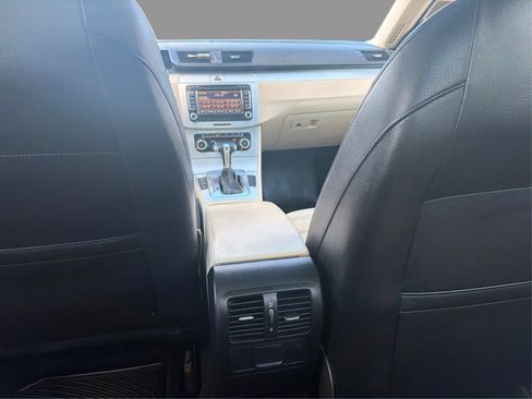 Used 2010 Volkswagen CC Luxury FWD image 21
