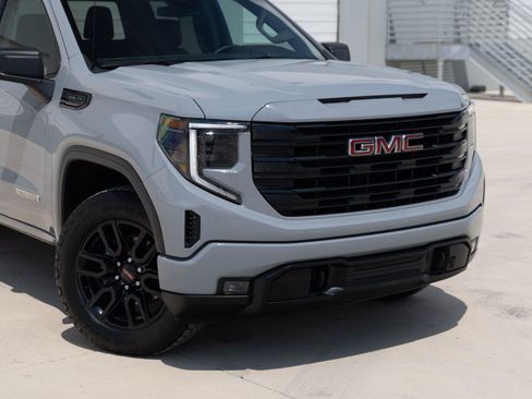 Used 2024 GMC Sierra 1500 Elevation w/ X31 Off-Road Package AWD/4WD image 3