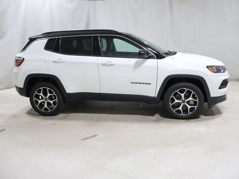 New 2026 Jeep Compass Limited AWD/4WD image 8