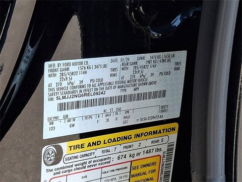 Used 2024 Lincoln Navigator Premiere image 30