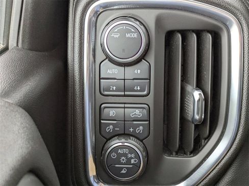 Used 2021 Chevrolet Silverado 1500 High Country w/ Technology Package image 25