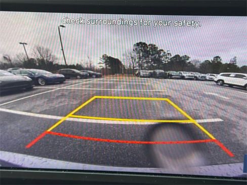 Used 2023 Hyundai Elantra SEL image 29