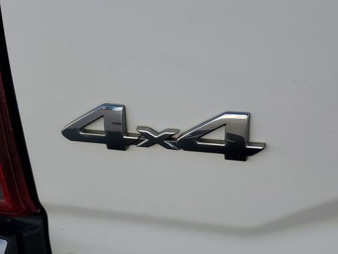 Used 2019 Toyota Tacoma SR image 10