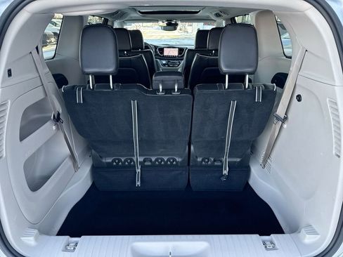 Used 2024 Chrysler Pacifica Limited image 26