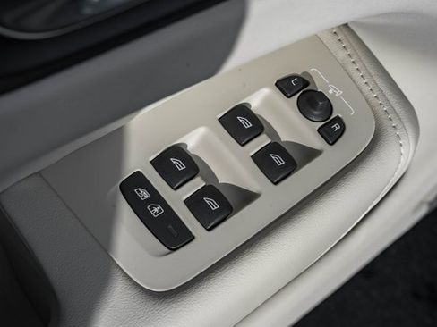 New 2026 Volvo XC60 B5 Ultra w/ Protection Package Premier image 39