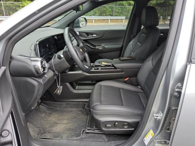 Used 2026 Chevrolet Equinox LT w/ Convenience Package II FWD image 7