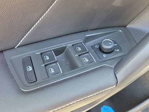 Used 2024 Volkswagen Tiguan SEL R-Line image 20