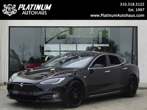 Used 2020 Tesla Model S Long Range Plus image 1