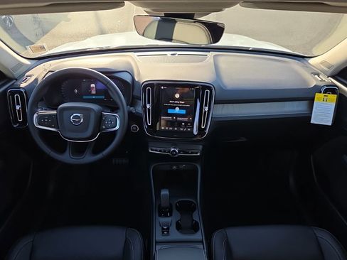 New 2026 Volvo XC40 B5 Core w/ Climate Package image 5