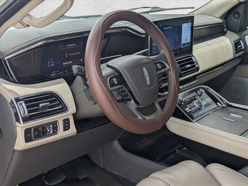 Used 2022 Lincoln Navigator Reserve AWD/4WD image 10