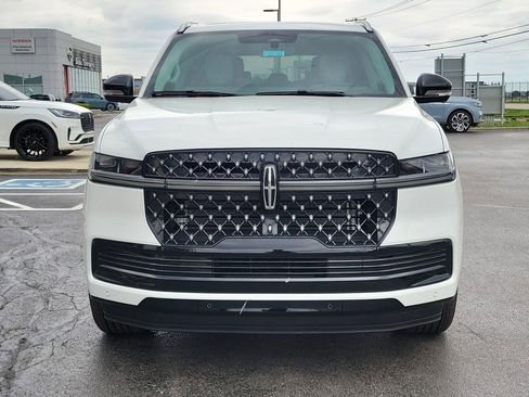 New 2026 Lincoln Navigator L Black Label AWD/4WD image 2