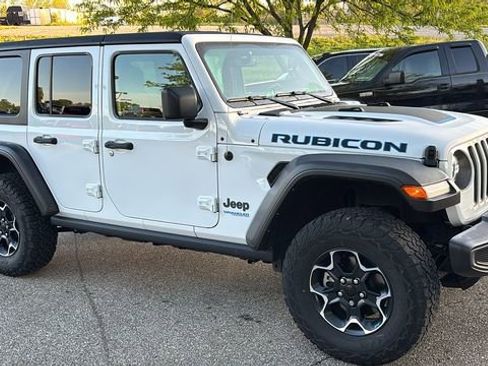 Used 2022 Jeep Wrangler Unlimited Rubicon 4xe w/ Cold Weather Group AWD/4WD image 23