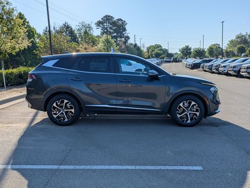 Used 2023 Kia Sportage EX FWD image 3