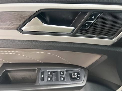 Used 2022 Volkswagen Atlas Cross Sport SE AWD/4WD image 19