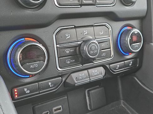 Used 2022 Chevrolet Tahoe RST w/ Luxury Package image 19