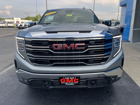 Used 2025 GMC Sierra 1500 SLT AWD/4WD image 9