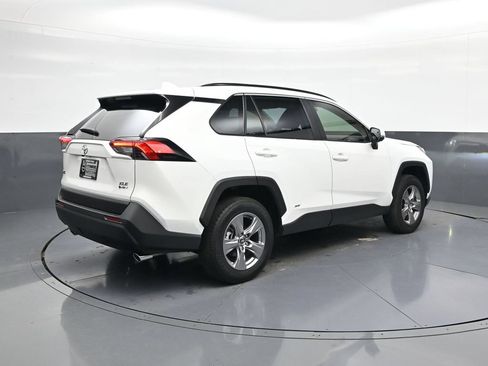 Used 2025 Toyota RAV4 XLE w/ Convenience Package AWD/4WD image 10