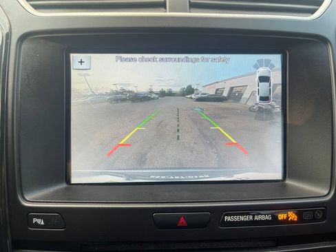 Used 2018 Ford Explorer XLT w/ Equipment Group 202A AWD/4WD image 38