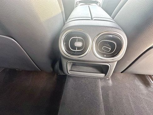 Used 2023 Mercedes-Benz GLC 300 4MATIC image 28
