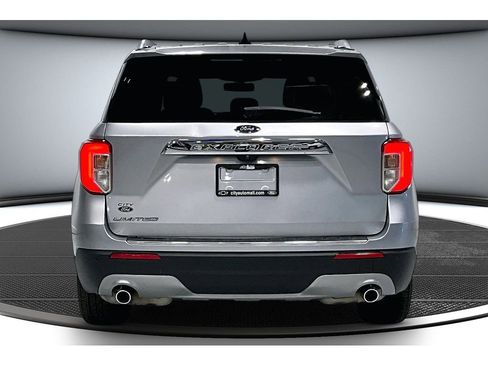 Used 2021 Ford Explorer Limited w/ Equipment Group 301A RWD image 6