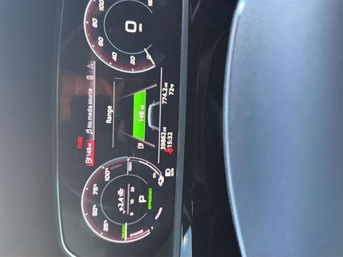 Used 2022 Audi e-tron Chronos image 52