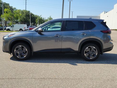 Certified 2025 Nissan Rogue SV FWD image 8