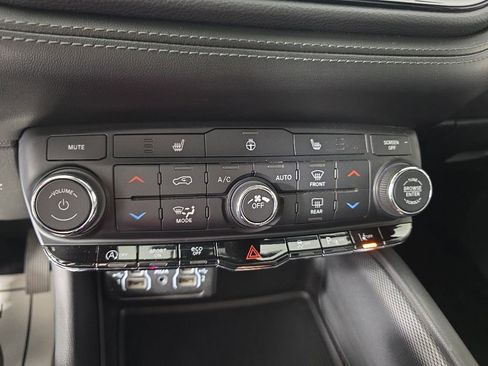 Used 2022 Dodge Durango GT AWD/4WD image 18