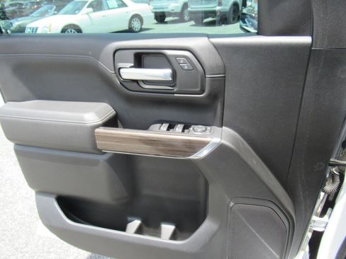 Used 2021 Chevrolet Silverado 1500 LT AWD/4WD image 23