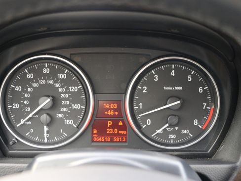 Used 2013 BMW 335i Convertible image 30