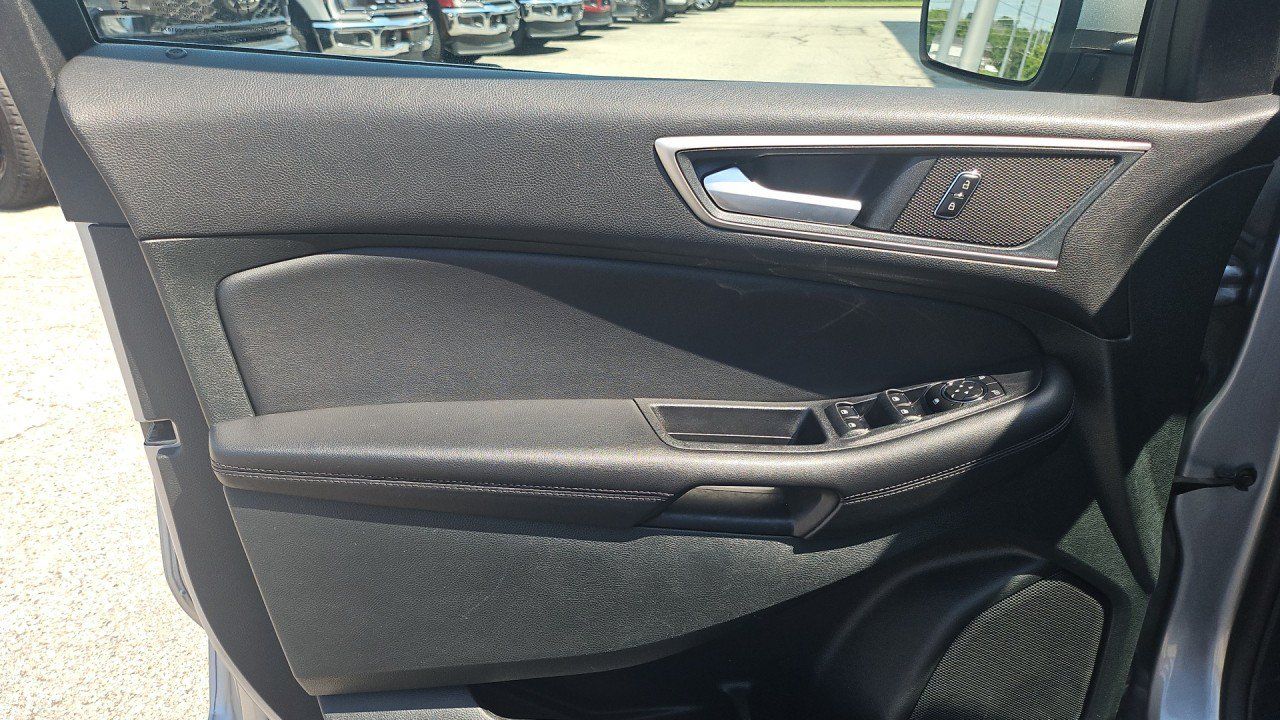 Used 2024 Ford Edge SEL AWD/4WD image 12