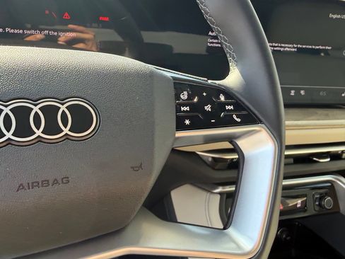 Certified 2025 Audi Q5 Premium w/ Convenience Package AWD/4WD image 17