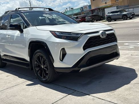 Used 2022 Toyota RAV4 XSE AWD/4WD image 17