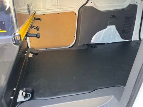 Used 2023 Ford Transit Connect XLT FWD image 7