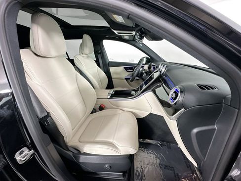 Used 2026 Mercedes-Benz GLC 300 4MATIC image 29