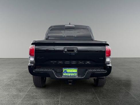 Used 2022 Toyota Tacoma Limited w/ Nightshade Package AWD/4WD image 6