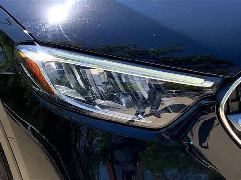 Used 2024 Mercedes-Benz GLC 300 image 27