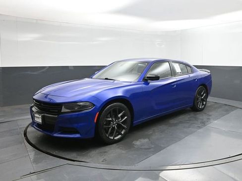 Used 2022 Dodge Charger SXT w/ Blacktop Package RWD image 1
