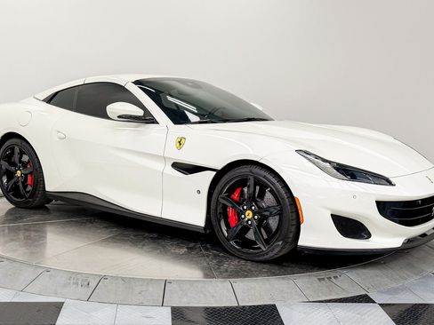 Used 2020 Ferrari Portofino RWD image 34