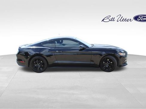 Used 2017 Ford Mustang GT Premium w/ Black Accent Package RWD image 4