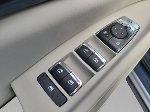 New 2026 Kia Carnival EX FWD image 13