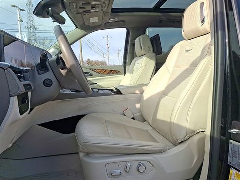 Certified 2023 Cadillac Escalade Sport Platinum w/ LPO, ONYX Package image 13