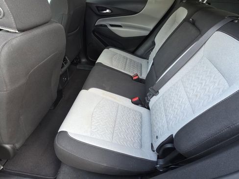 Used 2022 Chevrolet Equinox LS w/ LS Convenience Package image 9