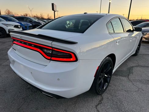 Used 2018 Dodge Charger SXT w/ Blacktop Package image 32