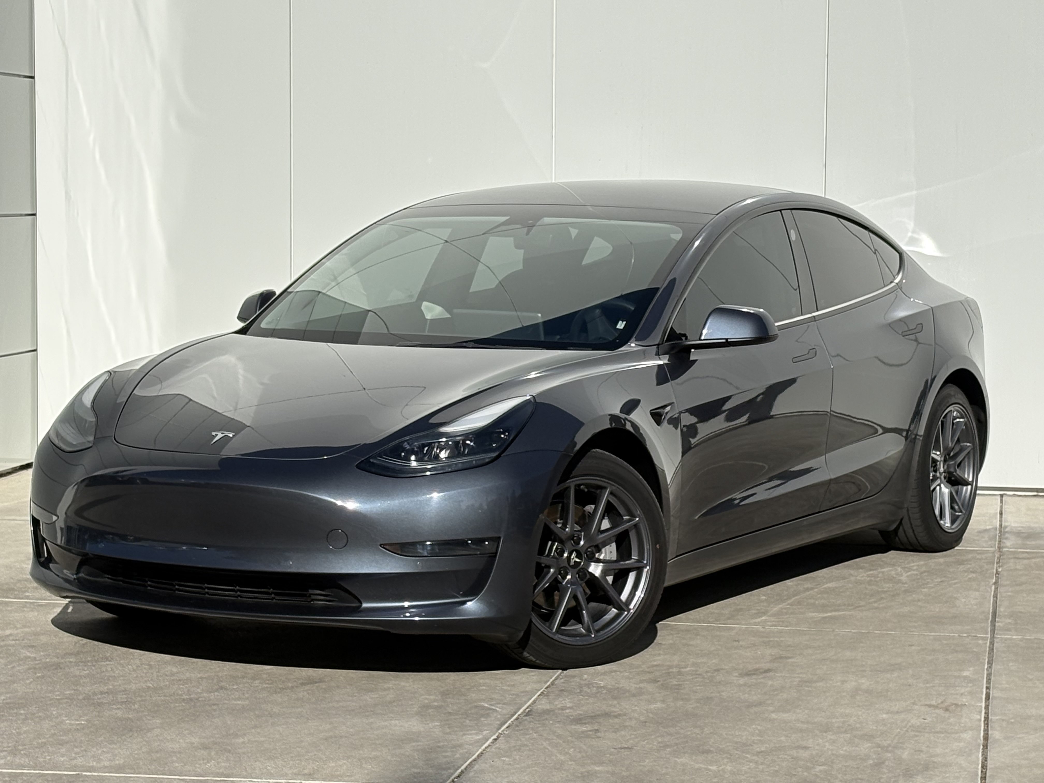 Used 2022 Tesla Model 3 RWD image 2